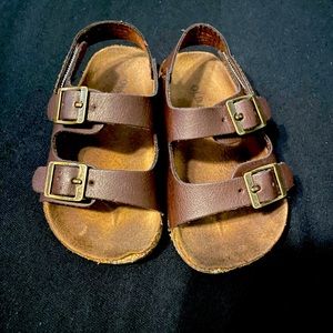 Old Navy Brown Sandals, toddler, size
12-18 months